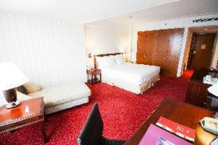 Gambir Hotel | Discover Redtop Hotel & Convention Center with Ocean Views
