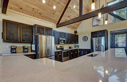 Branson Cabin | Unforgettable Views of Table Rock Lake Near Silver Dollar City