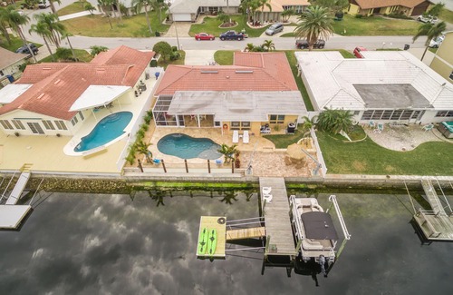 Gulf Harbors House | Paradise on the Water: Free Pontoon Boat & Heated Pool