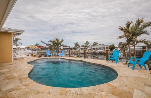 Gulf Harbors House | Paradise on the Water: Free Pontoon Boat & Heated Pool