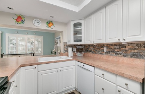 Flor-a-mar House | Book Your 2024 Getaway: Free Pontoon Boat & Top Rating!