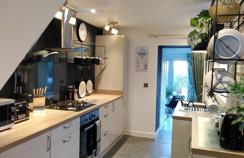 Cowbridge House | Renovated Townhouse in Cowbridge with Ocean Views & Spa