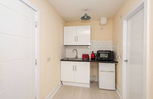 London Borough of Bromley Apartment | Budget-Friendly Studio 2 Near London Bridge - Family-Ready