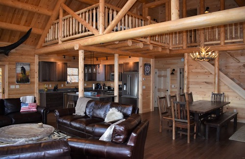 Gilead House | Private Retreat with Hot Tub and Incredible Views