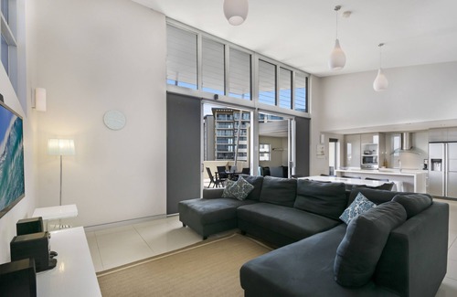 Redcliffe Hotel | Oceanfront Redvue Apartments: Rated 9.4/10 with Pool & Breakfast