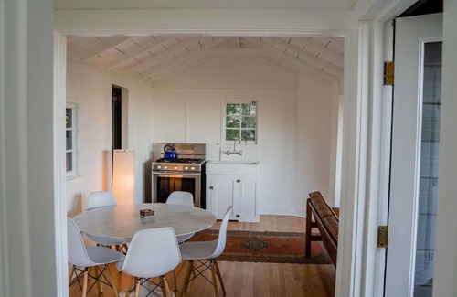 Mill Valley Cabin | Redwood Forest Bungalow: Family-Friendly Retreat with Deck Views