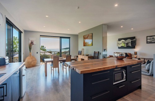 Atawhai House | Redwood Retreat - Perfect Family Home in Beautiful Atawhai, Nelson