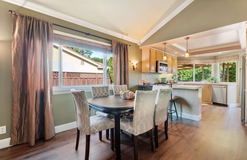Redwood Shores House | Elegant Redwood Shores Living with Pool & Jacuzzi Access