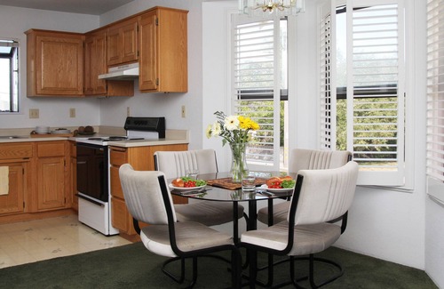 Ferndale Hotel | Seaside Serenity at Redwood Suites with Oceanfront Views