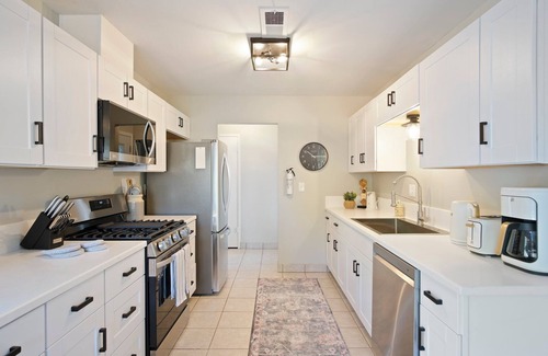 Modesto House | Relaxing Redwoods Serenity Cottage in Modesto