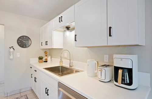 Modesto House | Relaxing Redwoods Serenity Cottage in Modesto