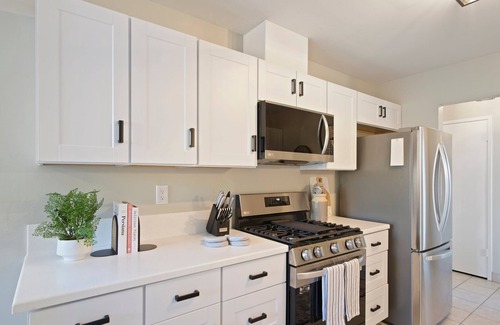 Modesto House | Relaxing Redwoods Serenity Cottage in Modesto