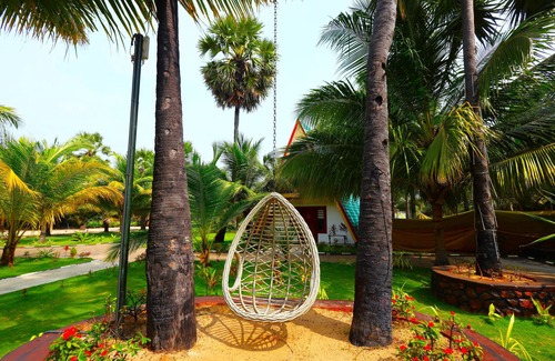 Pachchilaipalli Villa | Relax at Reecha Kurinji Resort with Pool & Family Amenities