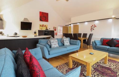 Horning House | Reedlings