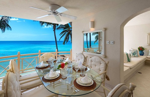 Reeds Bay Apartment | Reeds House 14: Ocean View Retreat near White Sandy Beaches