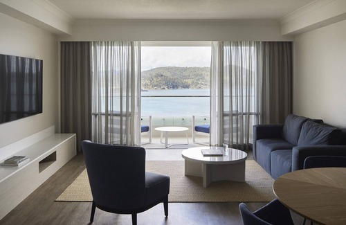 Hamilton Island Hotel | Ocean View Retreat at Reef View Hotel with Spa & Pool