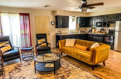Quitman Hotel | Reel Inn and Lodge: Family-Friendly Retreat with Dining Options