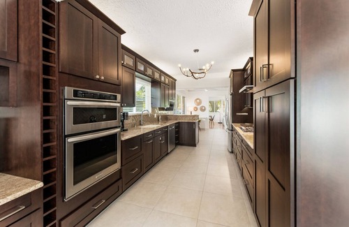 Saint Armands Key House | Relax at Reel Me In - Your Tropical Oasis Awaits