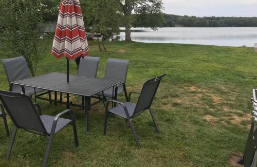 Bolton House | Relax at Reel Simple Bolton Lake Cottage with Private Beach