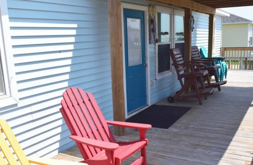 Surfside Beach House | REESE'S RENDEZVOUS: Breathtaking Beach Views Await You