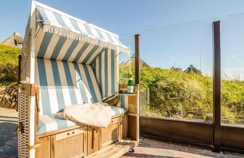 Hornum House | Beachfront Retreat with Ocean View at Haus Nielsglaat
