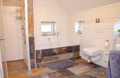 Sudbrookmerland House | Cozy Reetdach Ostfriesenhaus with Ocean View & Spa