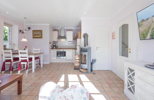 Risum-Lindholm House | Reethüs Brodersen: Pet-Friendly Retreat with 9/10 Rating