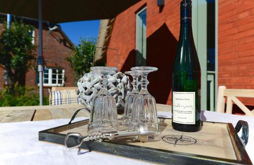 Midlum House | Pet-Friendly Getaway at Reethus Doerpsend Haus 1
