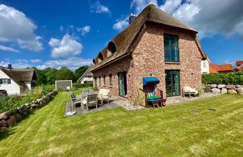 Gross Schwansee House | Oceanfront Escape at Reethus Linda with Hot Tub & Views
