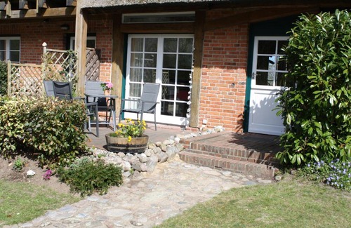 Stofs Apartment | Cozy Reethus Stöfs with Ocean Views & Family-Friendly Amenities