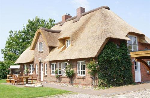 Norderfriedrichskoog Apartment | Exceptional Reetkate Kaltenhoern: Family-Friendly Retreat