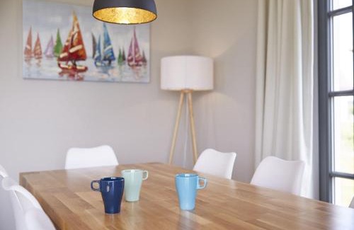 Kreptitz House | Elegant Reetland am Meer - 4-Star Villa with Sauna & Pool