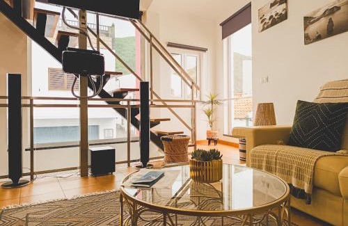 Velas House | Seaside Retreat: Family-Friendly Stay at Refúgio à Beira Mar