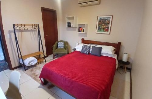 Jardim Isabel House | Explore Refúgio Arioli: Top Rated Stay with Dining Options