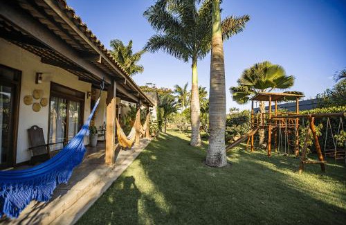 Bananeiras House | Idyllic Casa Surrounded by Lush Greenery and Pet-Friendly