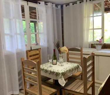 Paty do Alferes Ski Chalet | Family-Friendly Retreat at Refúgio da Mata - Chalé Araucária