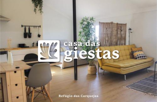 Barreiro House | Inviting Refúgio das Carquejas: Pet-Friendly Oceanfront Escape