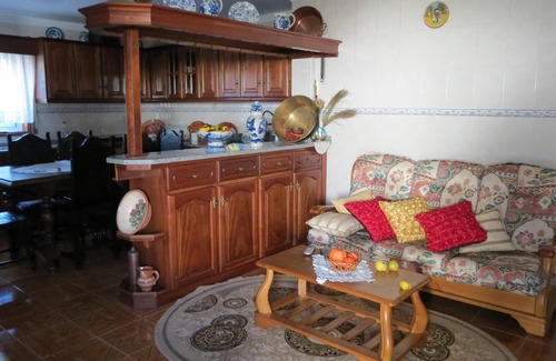 Ossela House | Pet-Friendly Retreat with Ocean Views and Spa Amenities
