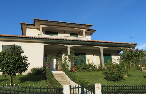 Ossela House | Pet-Friendly Retreat with Ocean Views and Spa Amenities