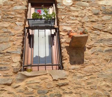 Montes da Senhora House | Top-Rated Refúgio do Raposo with Oceanfront Pool Access