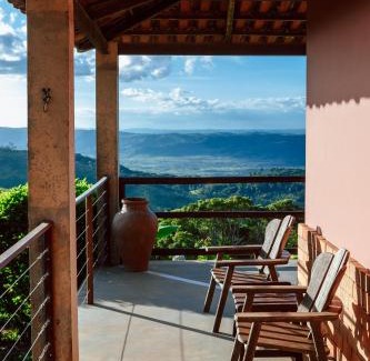 Bonito House | Pet-Friendly Refúgio do Rio Bonito: 4-Star Family Retreat