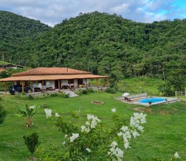 Monteiro Lobato House | Pet-Friendly Getaway at Refúgio dos Moreiras - Rated 9.8