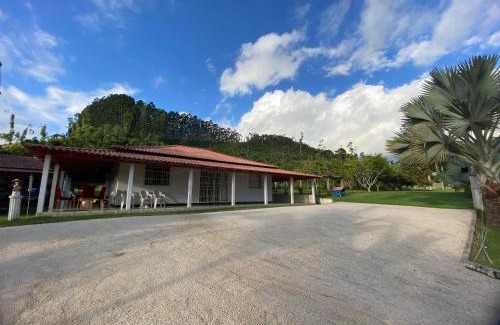 Venda Nova Do Imigrante House | Discover Casa de Sítio Caxixe: A 4-Star Retreat Awaits