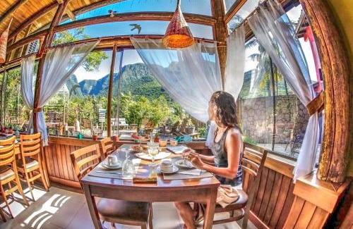Praia Grande House | Eco-Friendly Retreat at Refúgio Ecológico Pedra Afiada