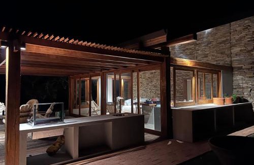Delfinopolis House | Relax at Refúgio Morro Alto: 4-Star Family-Friendly Retreat