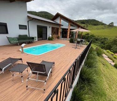 Braco Do Norte House | Pet-Friendly Retreat at Refúgio Nascer das Águas