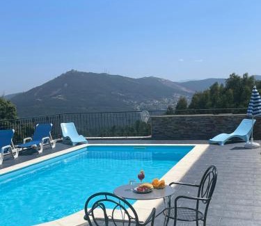 Castelo de Paiva House | Oceanfront Refúgio: Family-Friendly Retreat with Pool Access