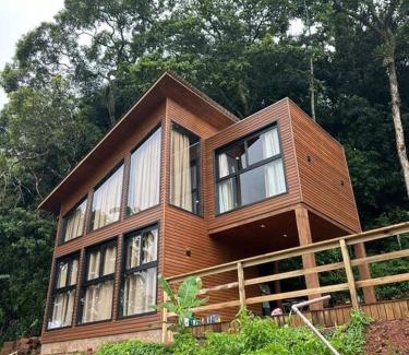 Torres Ski Chalet | Exceptional Refúgio Vila das Figueiras - Family-Friendly Retreat