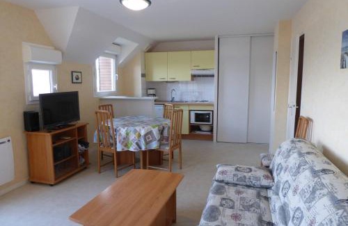 Arzon Apartment | Ocean View Apartment near Crouesty Port - 4 Star Rated