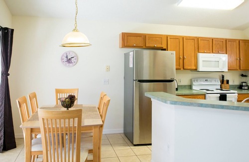 Lake Berkley House | Modern Villa at Lake Berkley with Private Pool & Spa
